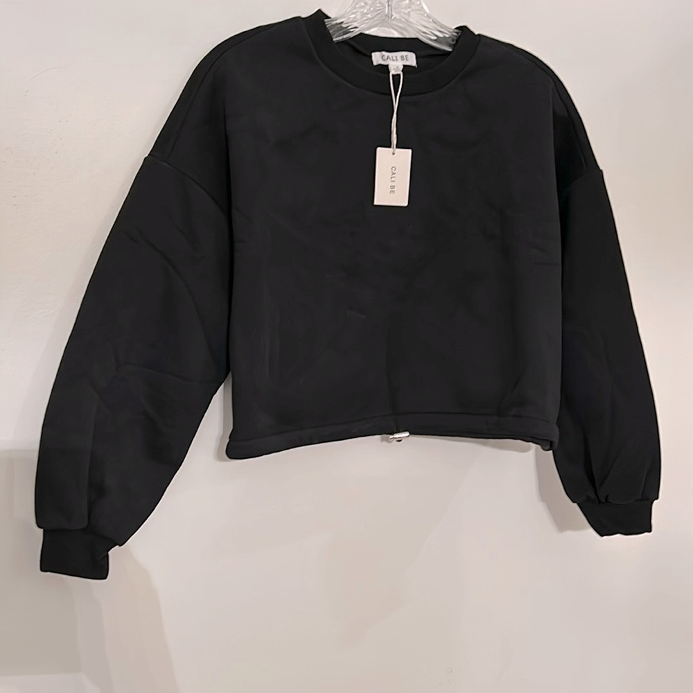 NWT Cali Be Cropped Sweatshirt